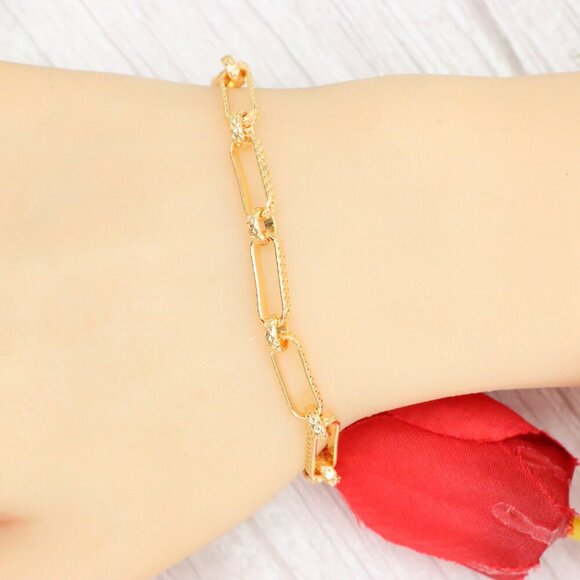 "Trendy Handmade Bracelet – A Thoughtful Gift for Girls & Women | UNVRC1521 - Picture 9 of 10